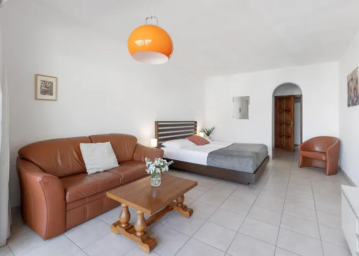 Al فندق لوكارنو