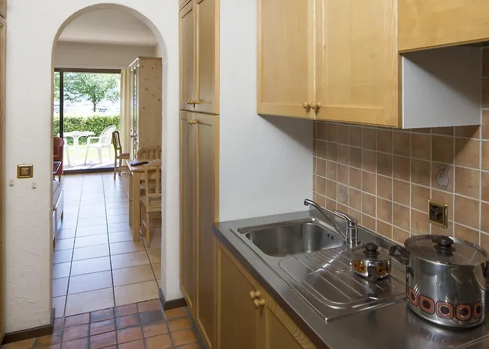 Al 3* لوكارنو