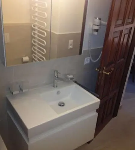 Al ホテル ロカルノ