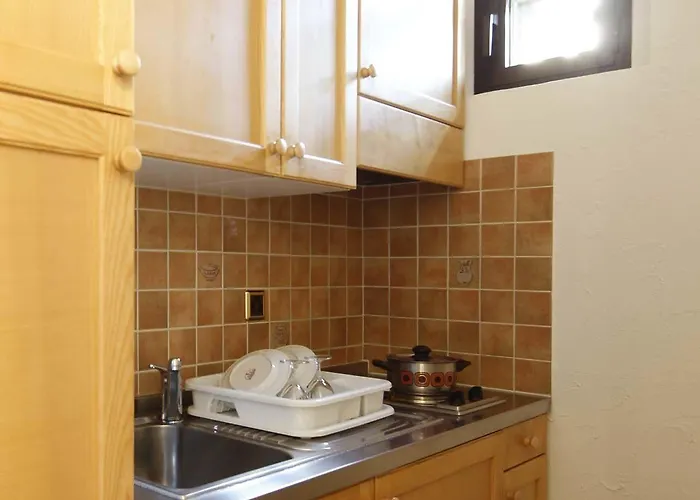 Al 3* لوكارنو