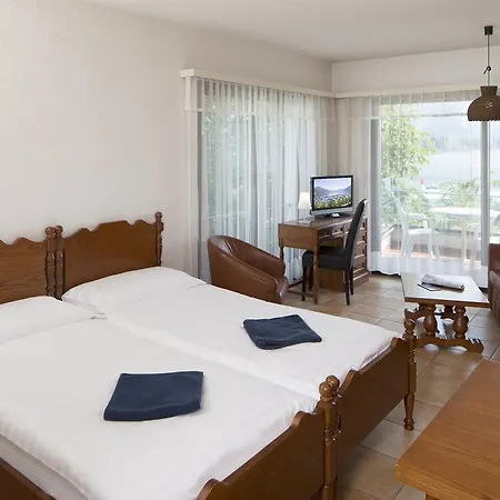 Al Hotel